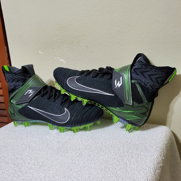 S O L D.....Nike Alpha Menace Elite 2 flyknit football cleat - Picture 2 of 15